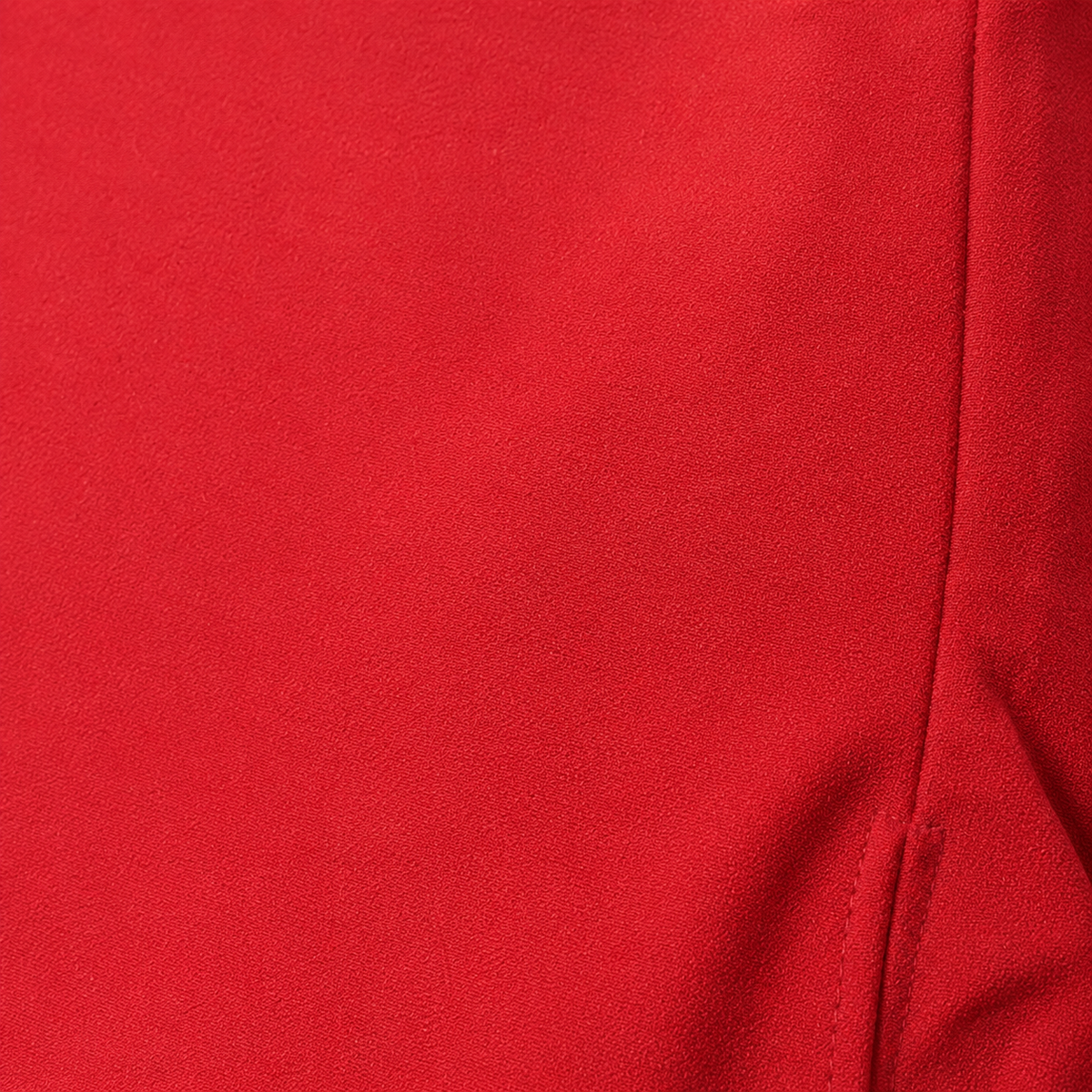 Falda short roja - detalle abertura