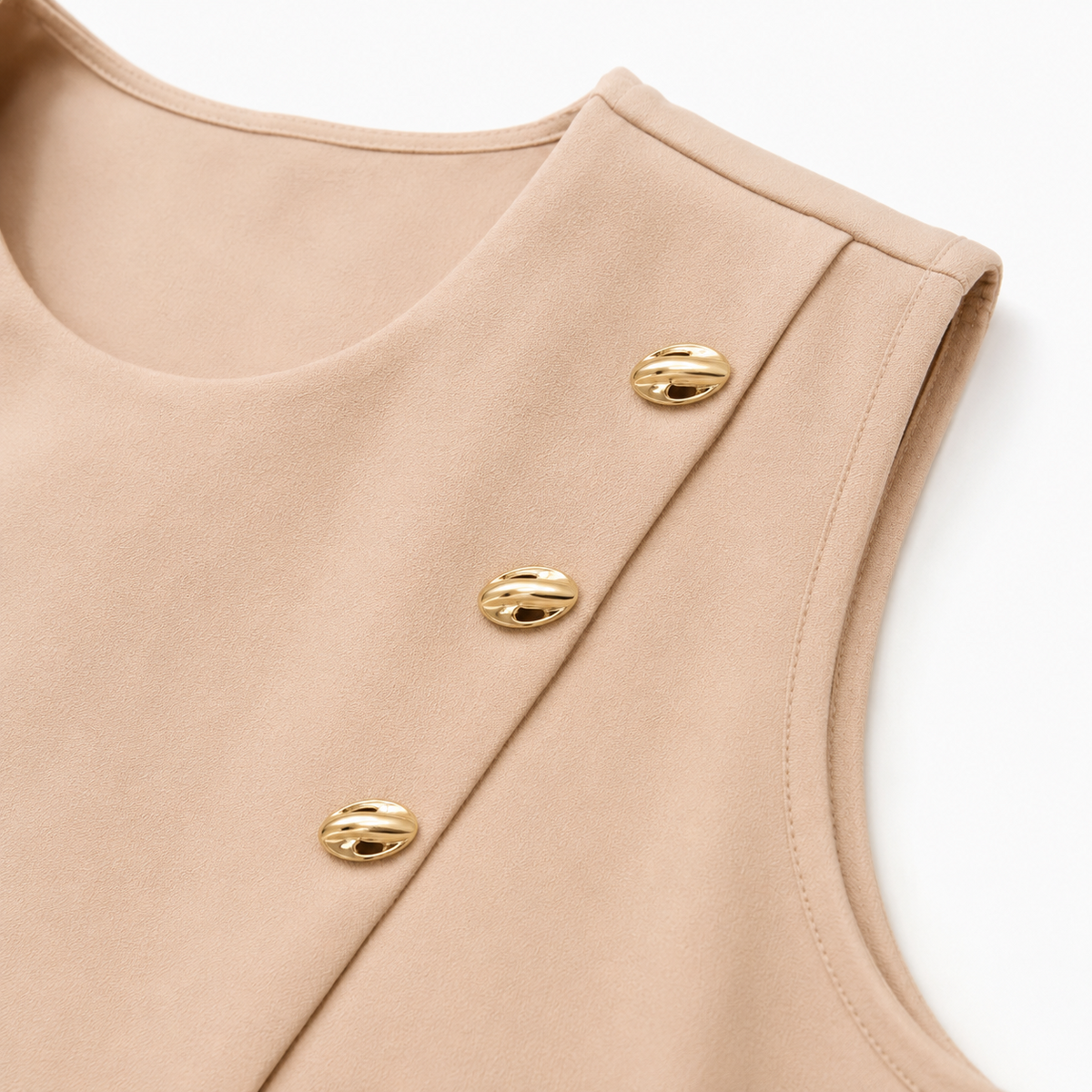 Detalle de botones dorados del Wrap Top ginger